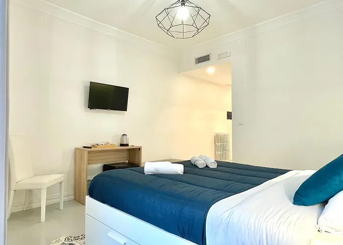 Le Porte Di ゲストハウス 3*